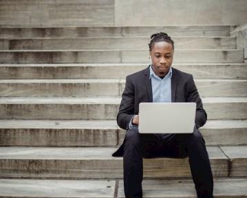 Moet u in 2025 uw adres op uw cv zetten?