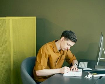 Hoe je een CV structureert: CV-opmaakgids voor 2025