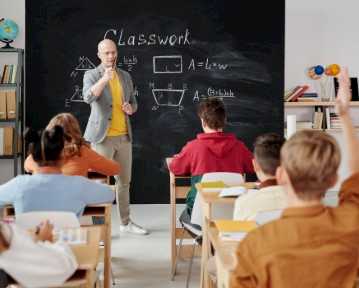 Hoe schrijf je een sollicitatiebrief voor een leraar (+ voorbeelden)